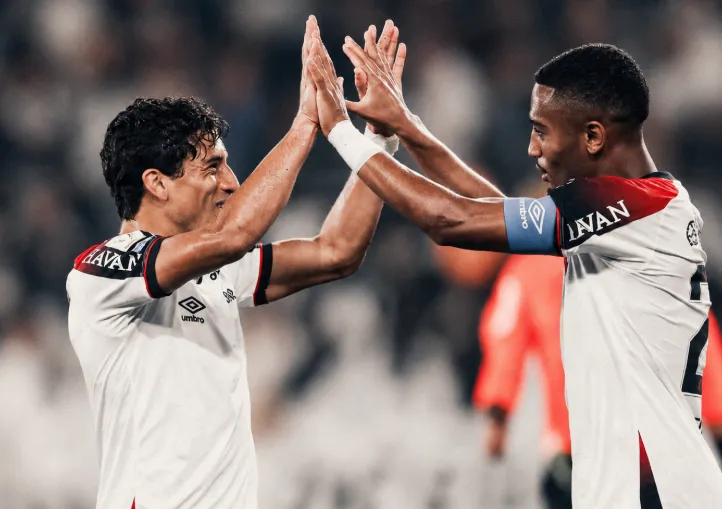 Athletico-PR supera o Botafogo por 3 a 2 e cola no vice-líder Flamengo