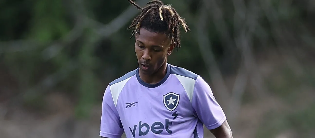 Santa Clara acerta a contratação do zagueiro Ythallo, do Botafogo
