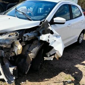 Dois ficam feridos em acidente na Rodovia Washington Luís em Itirapina