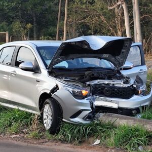 Motorista perde a consciência e provoca acidente em São Carlos