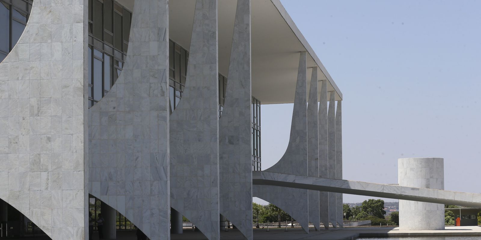 Entenda as funções e responsabilidades dos cargos do Executivo