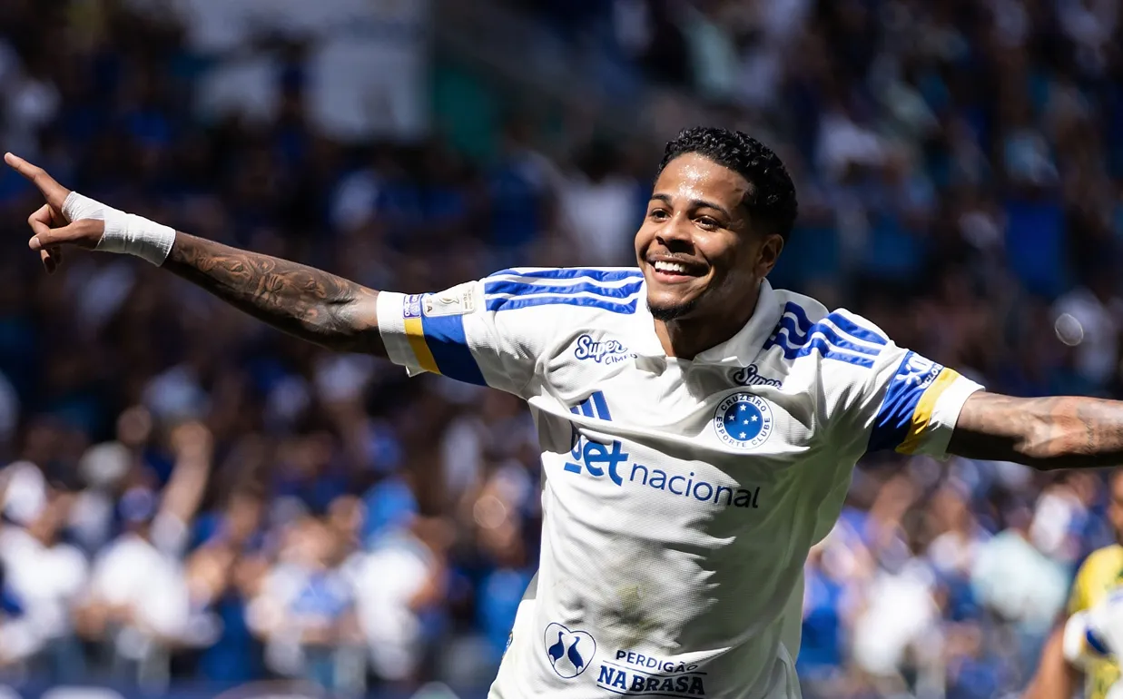 Com Mineirão lotado, vitória do Cruzeiro por 3 a 1 encosta no G-4