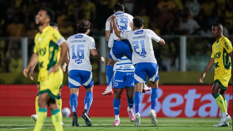 Cruzeiro e Mirassol no Brasileirão: onde assistir, escalações e arbitragem