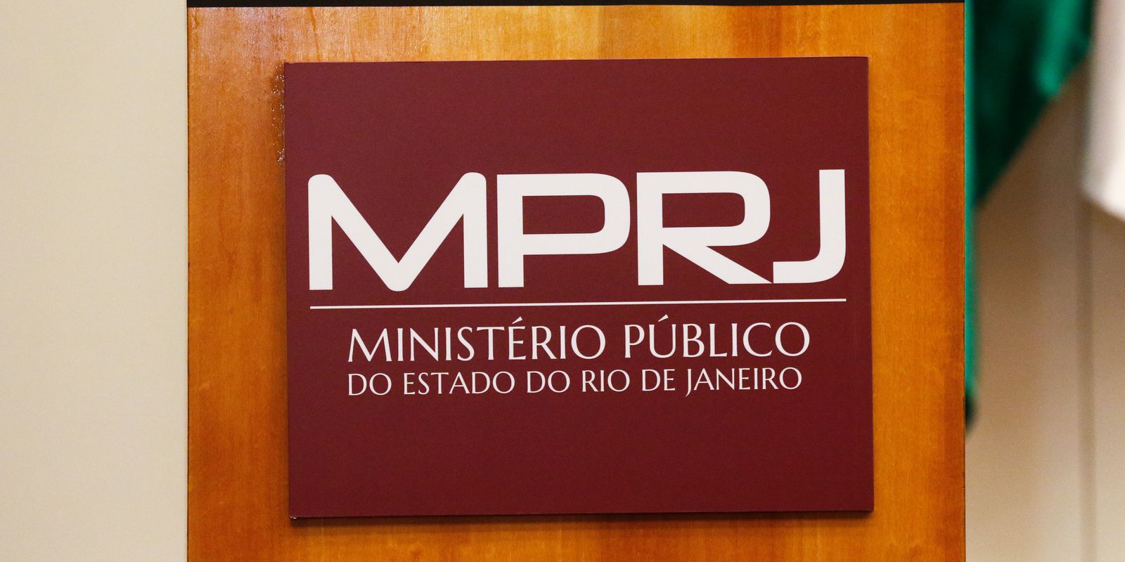 O impacto das organizações criminosas na democracia é debatido por autoridades