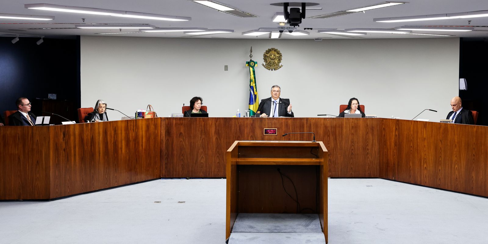 Ministros do STF defendem rediscutir diploma para jornalista