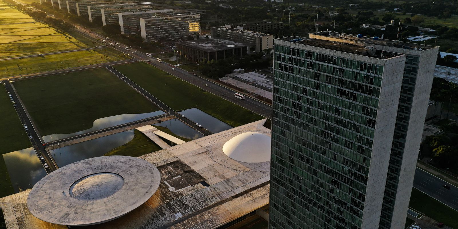 Eleições 2026: entenda o papel de senadores e deputados no poder legislativo