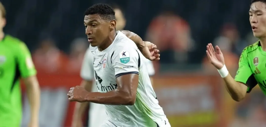 Emerson Negueba faz hat-trick e comanda vitória do Jeju United na Coreia
