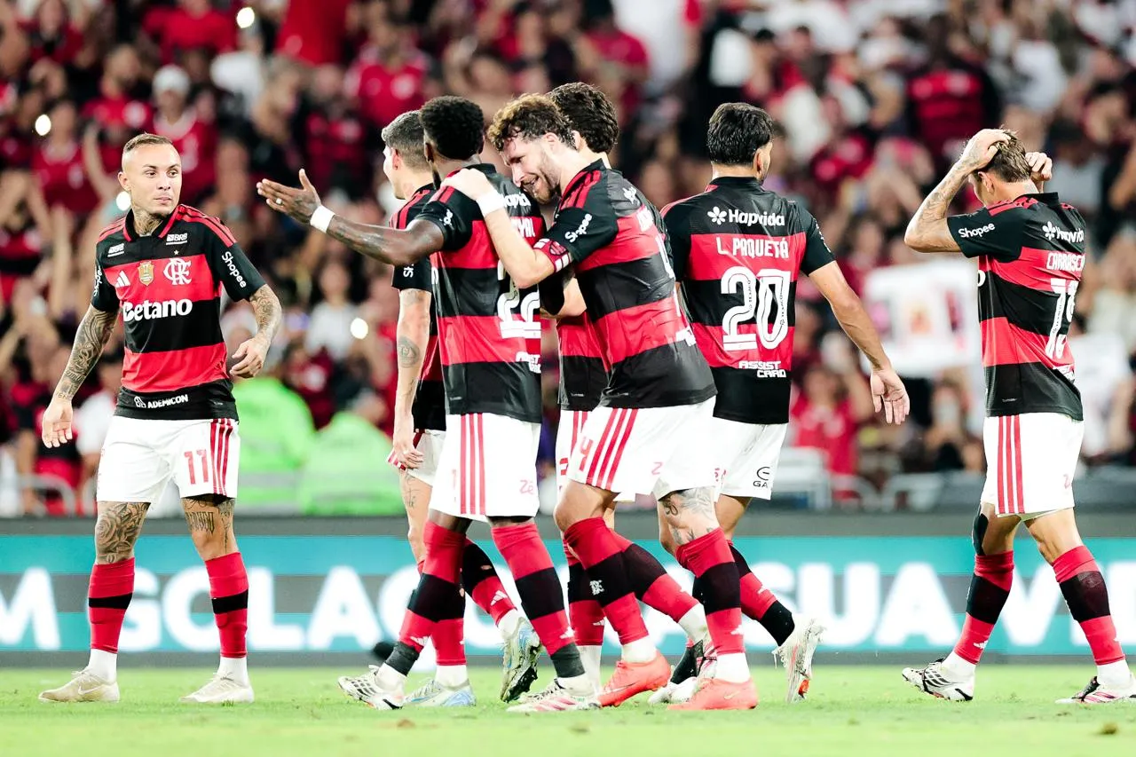 Flamengo vence Botafogo no Maracanã e esquenta o Campeonato Brasileiro