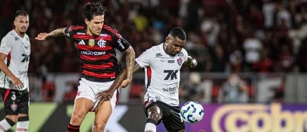 Flamengo x Vitória pela 22ª rodada do Brasileirão: onde assistir e escalações