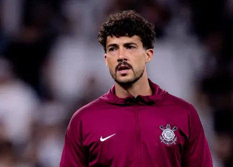 Gustavo Henrique lamenta eliminação do Corinthians e pede união no elenco