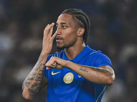 João Pedro faz dois gols e comanda a vitória do Chelsea sobre o Milan