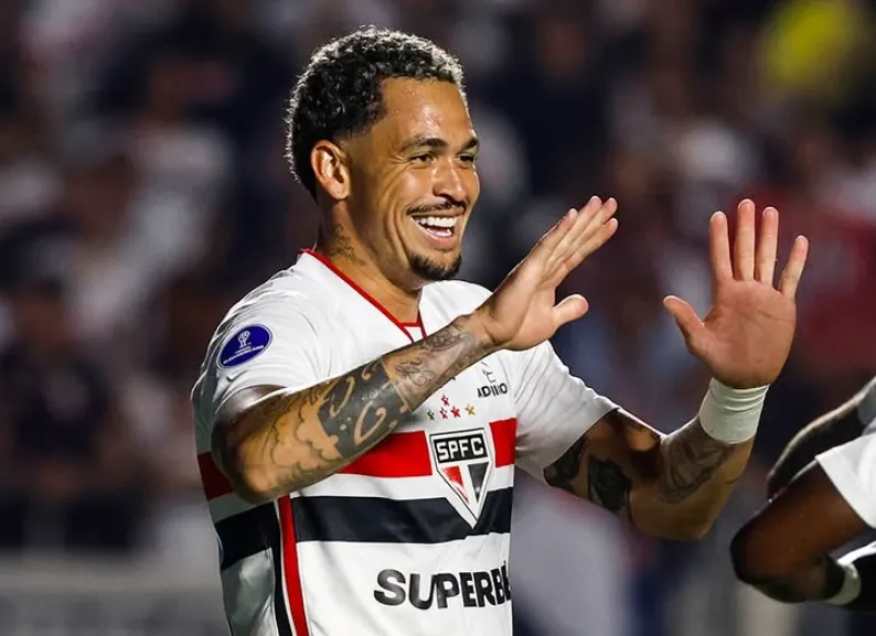 São Paulo encerra jejum no Brasileirão e Luciano iguala marca do ídolo Careca