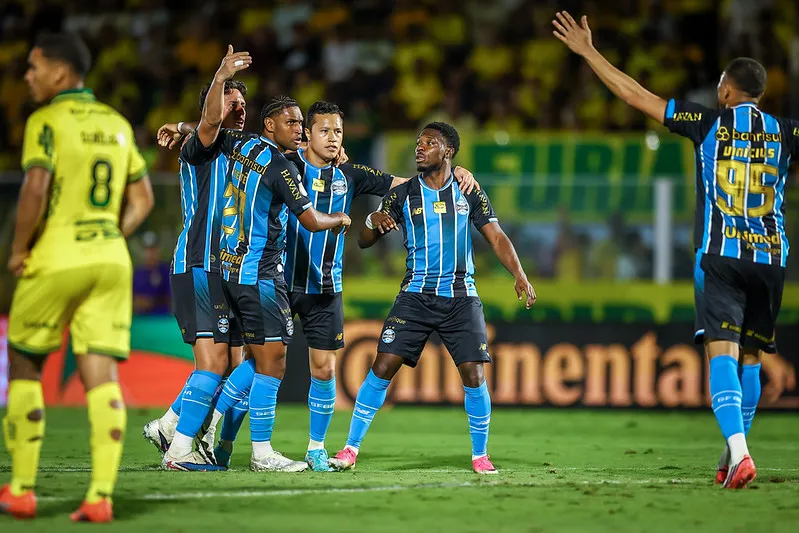 Luís Castro projeta classificação do Grêmio em casa nas quartas