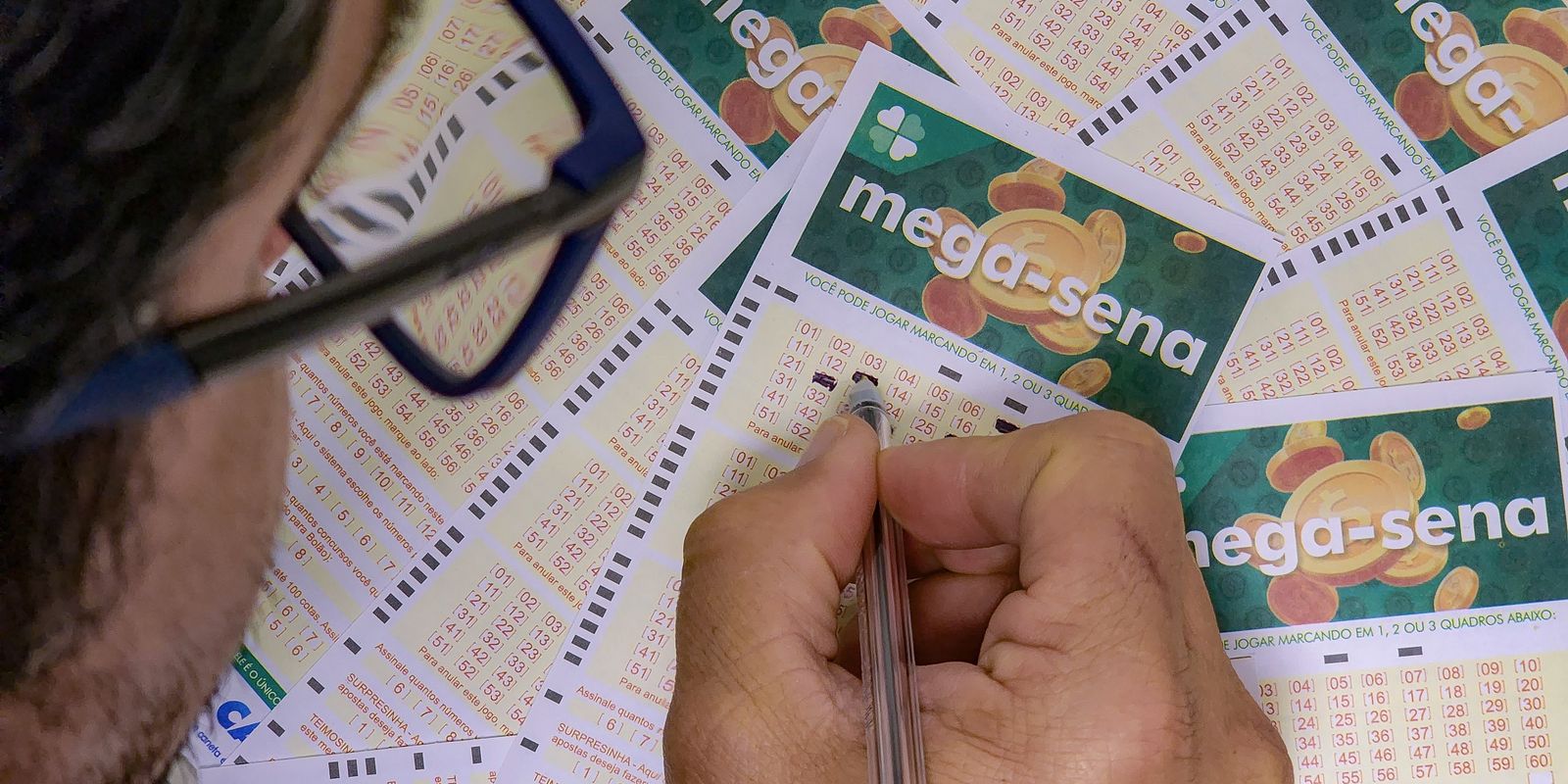 Mega-Sena pode pagar R$ 25 milhões em sorteio nesta quinta-feira