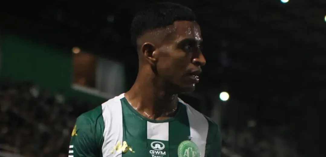 Max Alves, meia da Chapecoense, segue internado e sem previsão de alta
