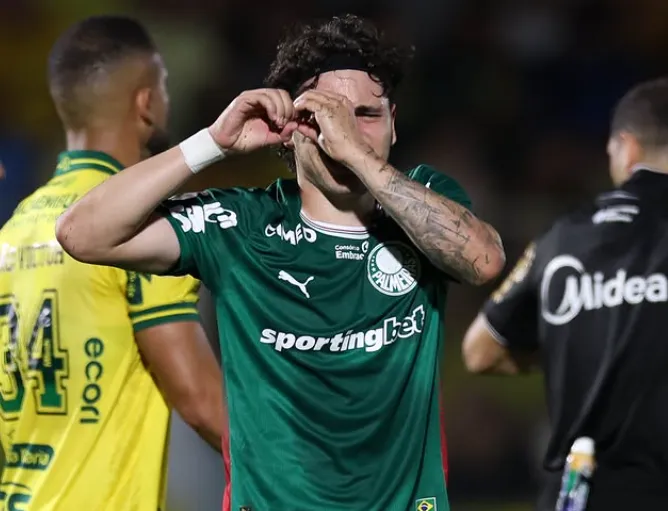Palmeiras empata com o mirassol e permite aproximação do flamengo no brasileirão