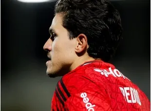 Flamengo goleia o Mirassol por 5 a 1 e cola no líder Palmeiras na tabela
