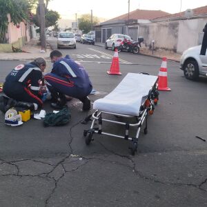 Motociclista de 33 anos fica ferido em acidente em São Carlos
