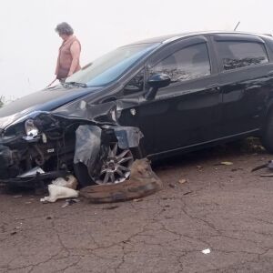 Motorista bate em carro em São Carlos e foge do local