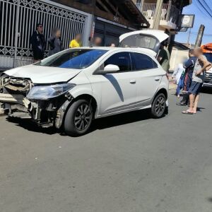 Motorista passa mal ao volante e provoca acidente em São Carlos