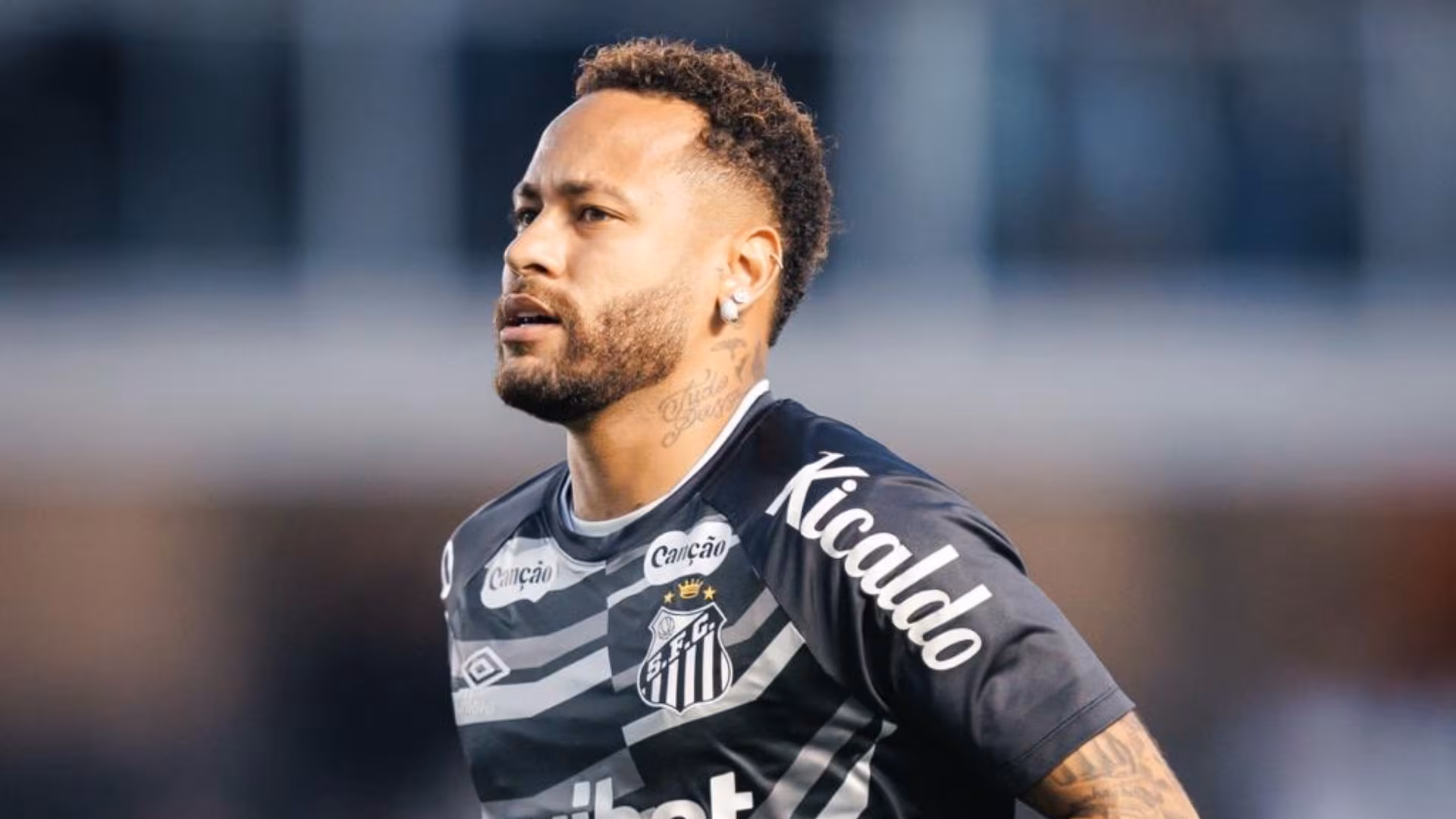 Neymar é relacionado no Santos para clássico contra o Corinthians após gripe