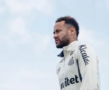 Neymar não viaja e vira desfalque do Santos em jogo no gramado sintético