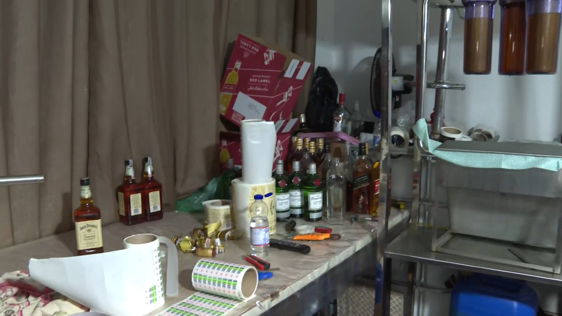 Polícia civil desmantela esquema de bebidas falsas e prende homem em operação