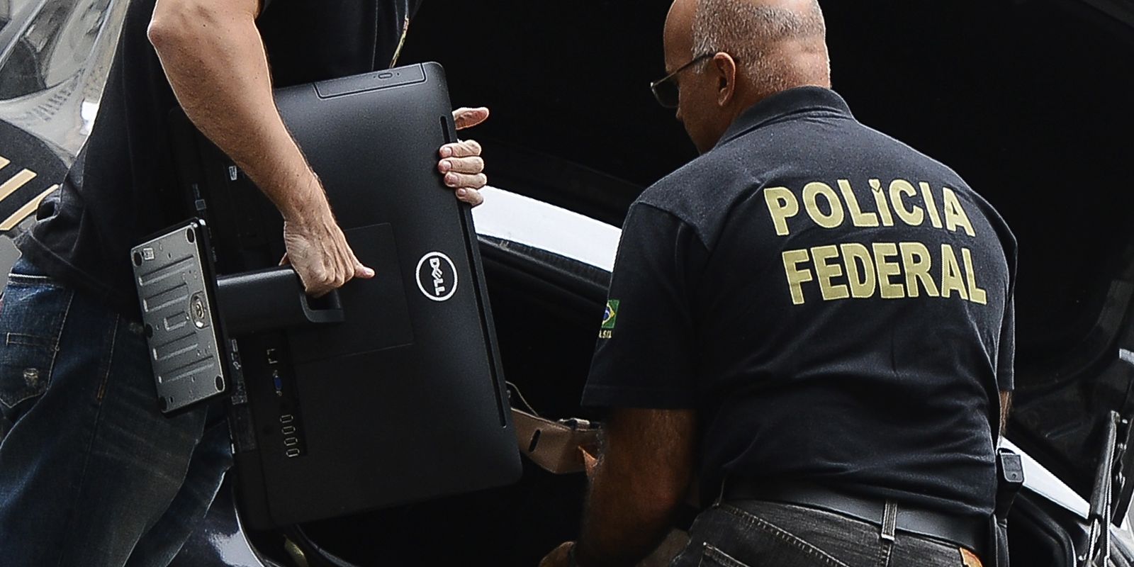 Operação da Polícia Federal investiga senador Weverton Rocha por fraude no INSS