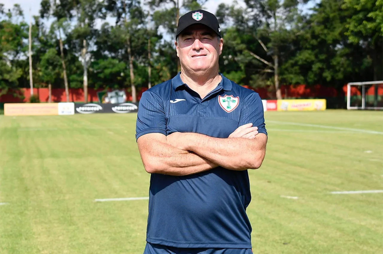 O técnico Pintado relembra sua trajetória de sucesso no comando da Portuguesa