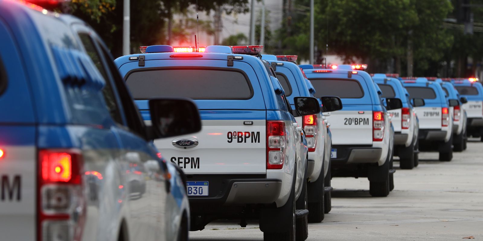 Polícia Militar realiza operação contra o Comando Vermelho no Rio de Janeiro