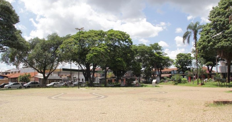 Praça do Carmo recebe pedido de reforço na abordagem social e acolhimento