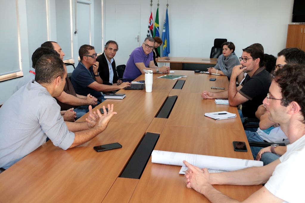 Araraquara debate projetos de ampliação ferroviária com a Rumo e São Martins