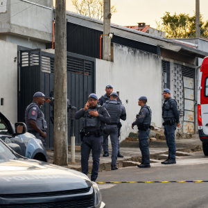 Suspeito por tráfico morre após confronto policial com o BAEP em Dobrada