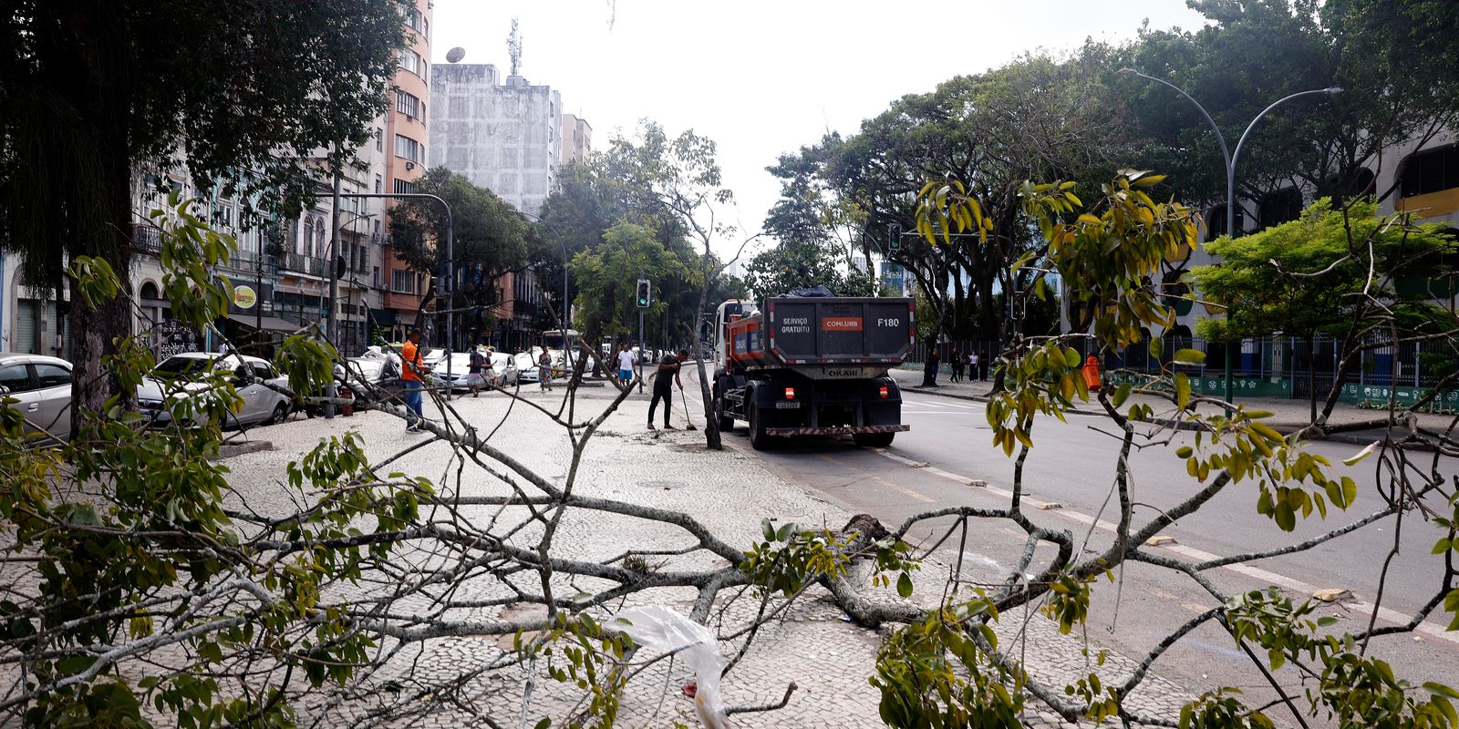 Alerta de ventos fortes no Rio coloca a cidade em estágio 2 de atenção