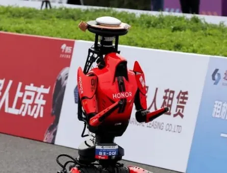 Robô humanoide completa 100 metros em 9,32 segundos na China