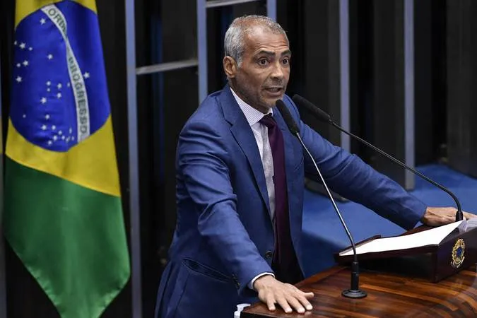 Romário recorre contra penhora de salário e alega risco à sobrevivência