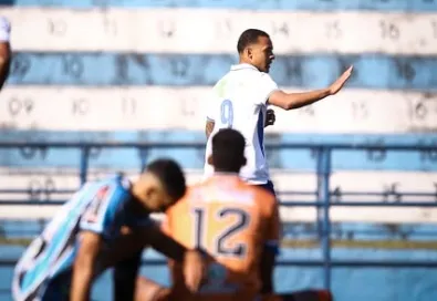 Santo andré vence ec são bernardo, mas triunfo não evita eliminação