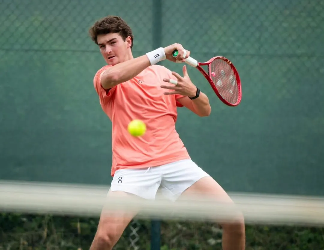 João Fonseca vence Casper Ruud em Montreal e avança no tênis