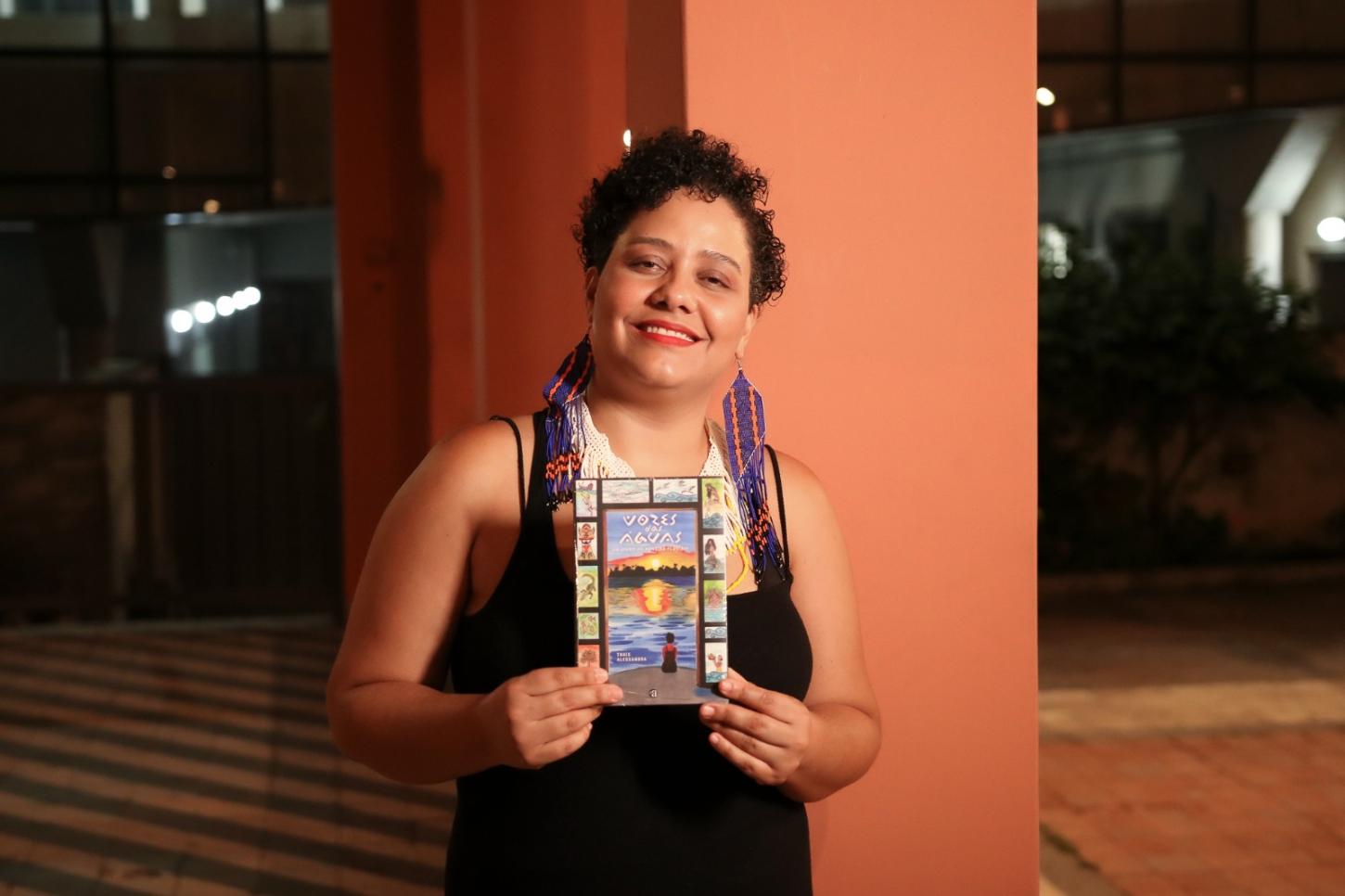 THAÍS ALESSANDRA LANÇA 2º LIVRO DA SÉRIE AIYRA E O RIO “O FEMININO VESTE COCAR”
