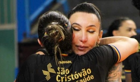 Tifanny reage contra nova política da CBV e promete recorrer