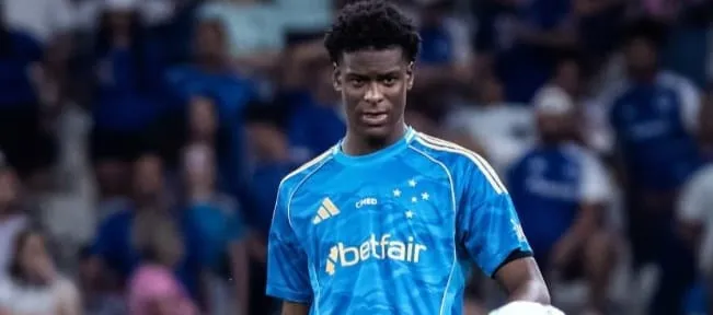 Jonathan Jesus, titular do Cruzeiro, entra na mira do Benfica