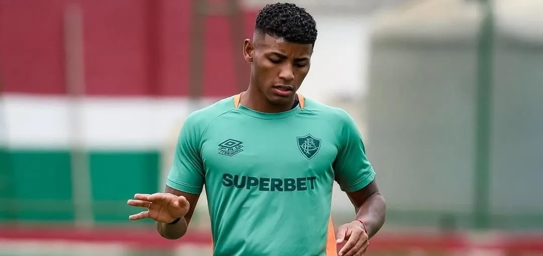 Zenit demonstra interesse na contratação do volante Hércules, do Fluminense