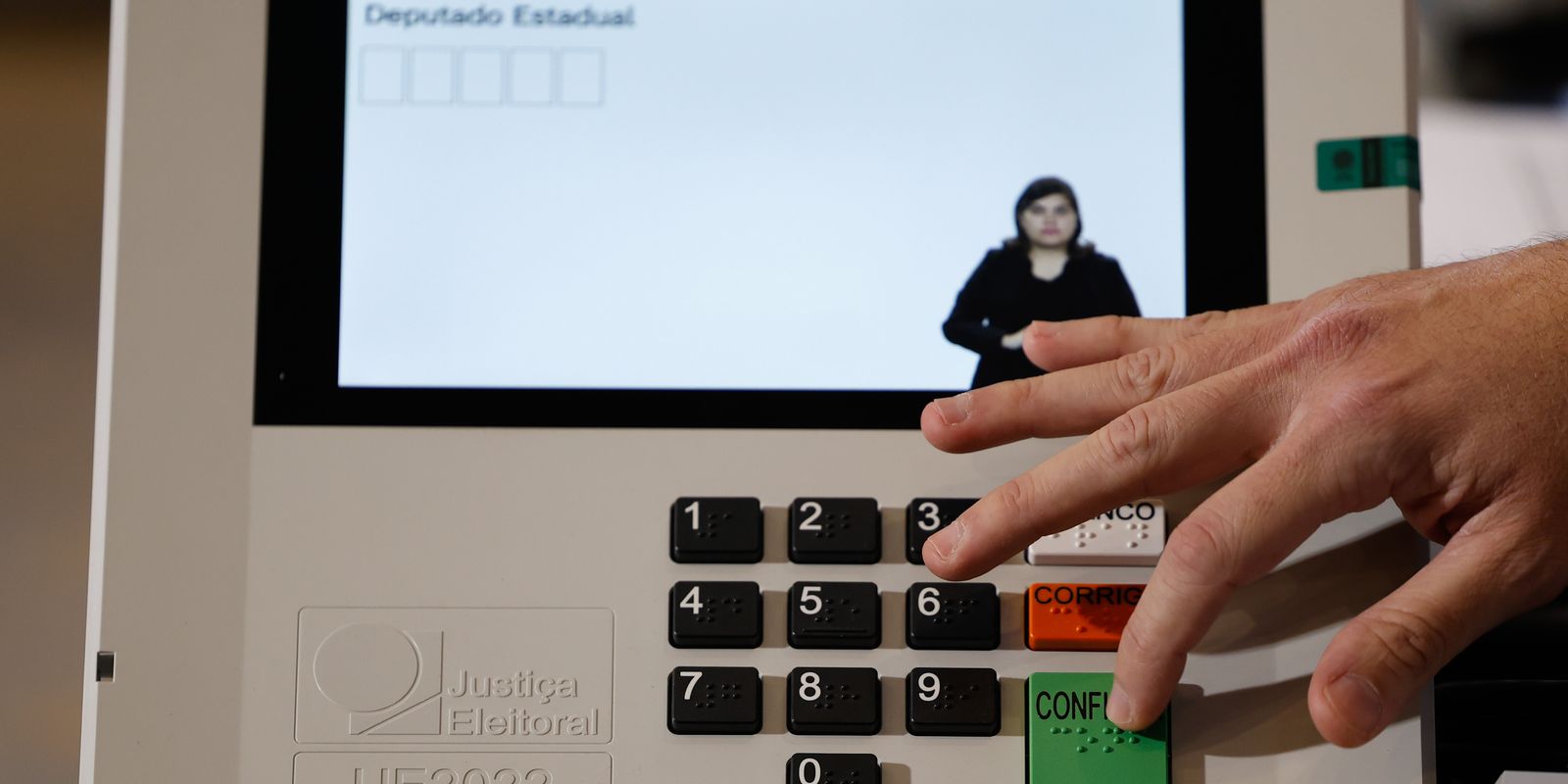 TRE-RJ altera locais de votação para evitar ação do crime organizado