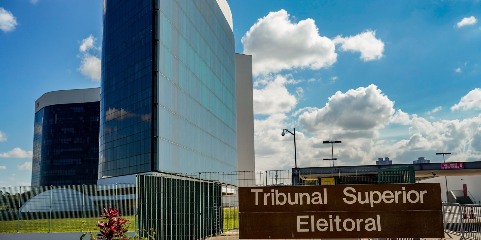 TSE busca consenso entre ministros sobre uso de IA nas eleições