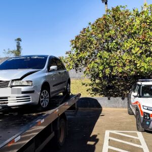 Carro com registro de apropriação indébita é achado após batida na Praça Itália