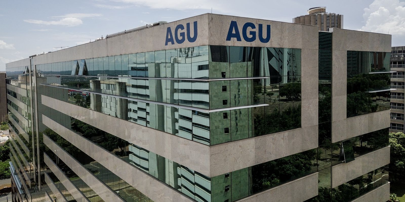 AGU pede ao STF para reverter afastamento de Andrei Rodrigues da direção da PF