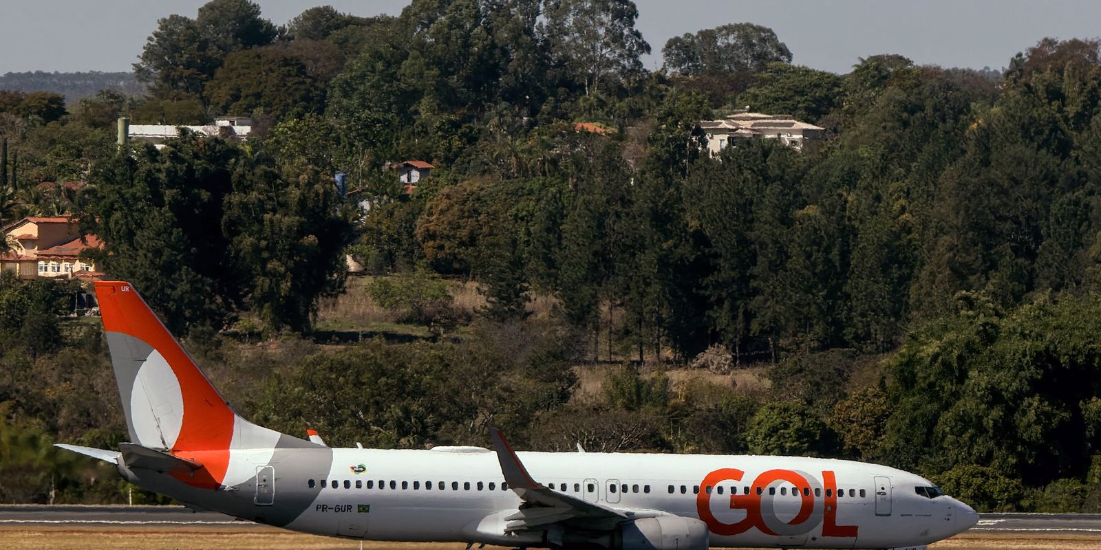 Avião da GOL realiza pouso de emergência logo após decolar de Goiânia