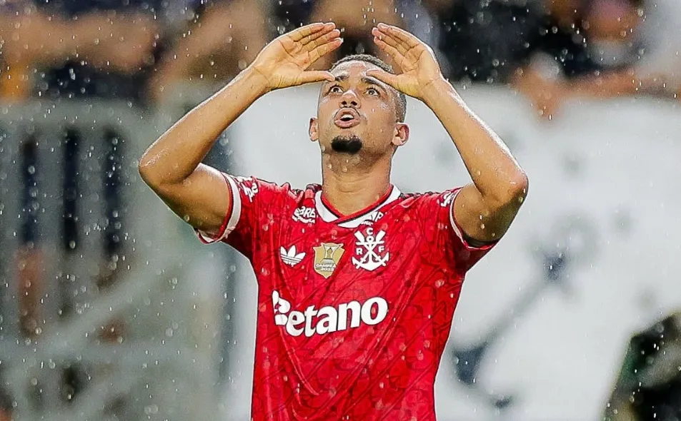 Flamengo assume a liderança do Brasileirão após tropeço do Palmeiras