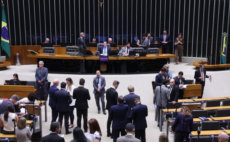 Câmara pode votar medida que isenta imposto sobre compras internacionais