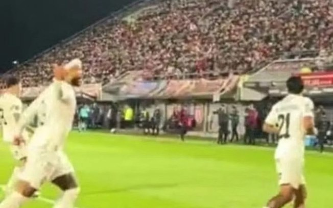 Corinthians se manifesta sobre pedido de punição a Memphis Depay